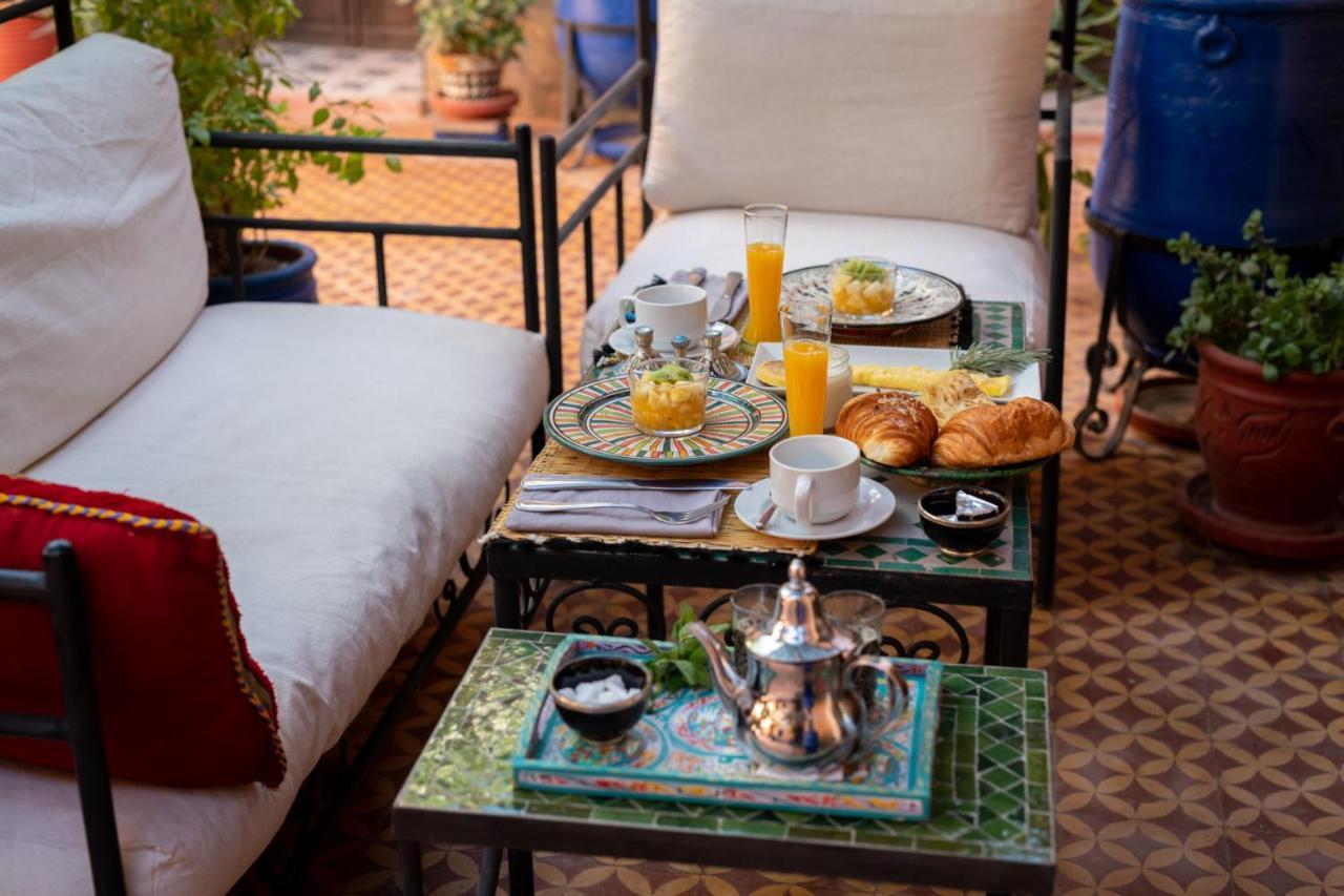 Riad Hanan 瓦尔扎扎特 外观 照片